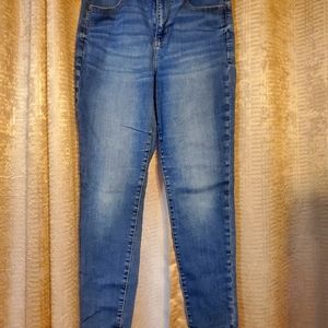 Woman size 12 American eagle stretchy denim